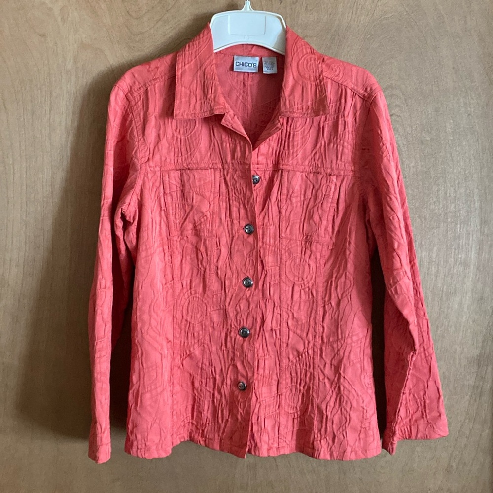 Beautiful Chico’s lightweight textured coral jacket. Size 0 or  S/4.